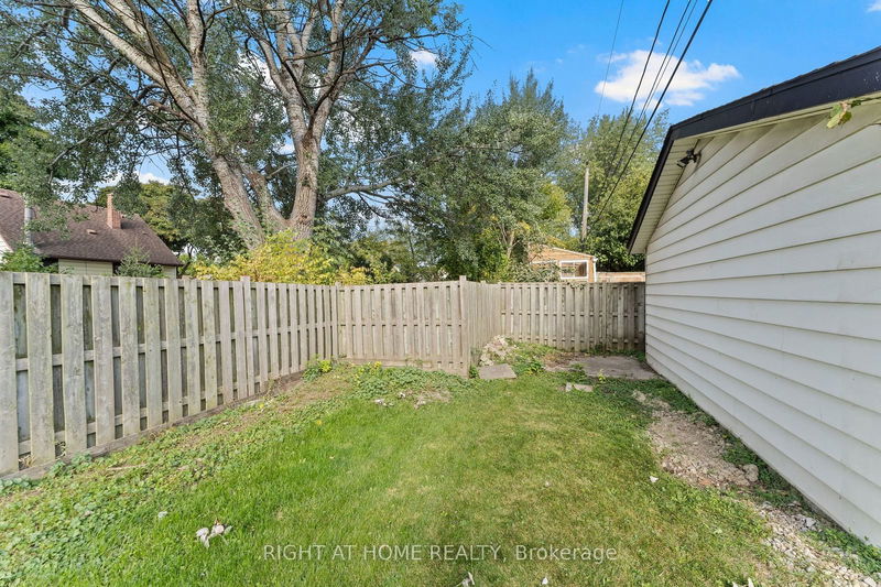 981 Partington Ave W Windsor, N9B 2P1 | Image 25