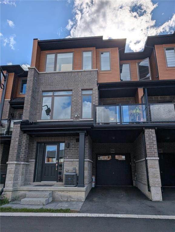 home for lease on 106-61 Soho Street
