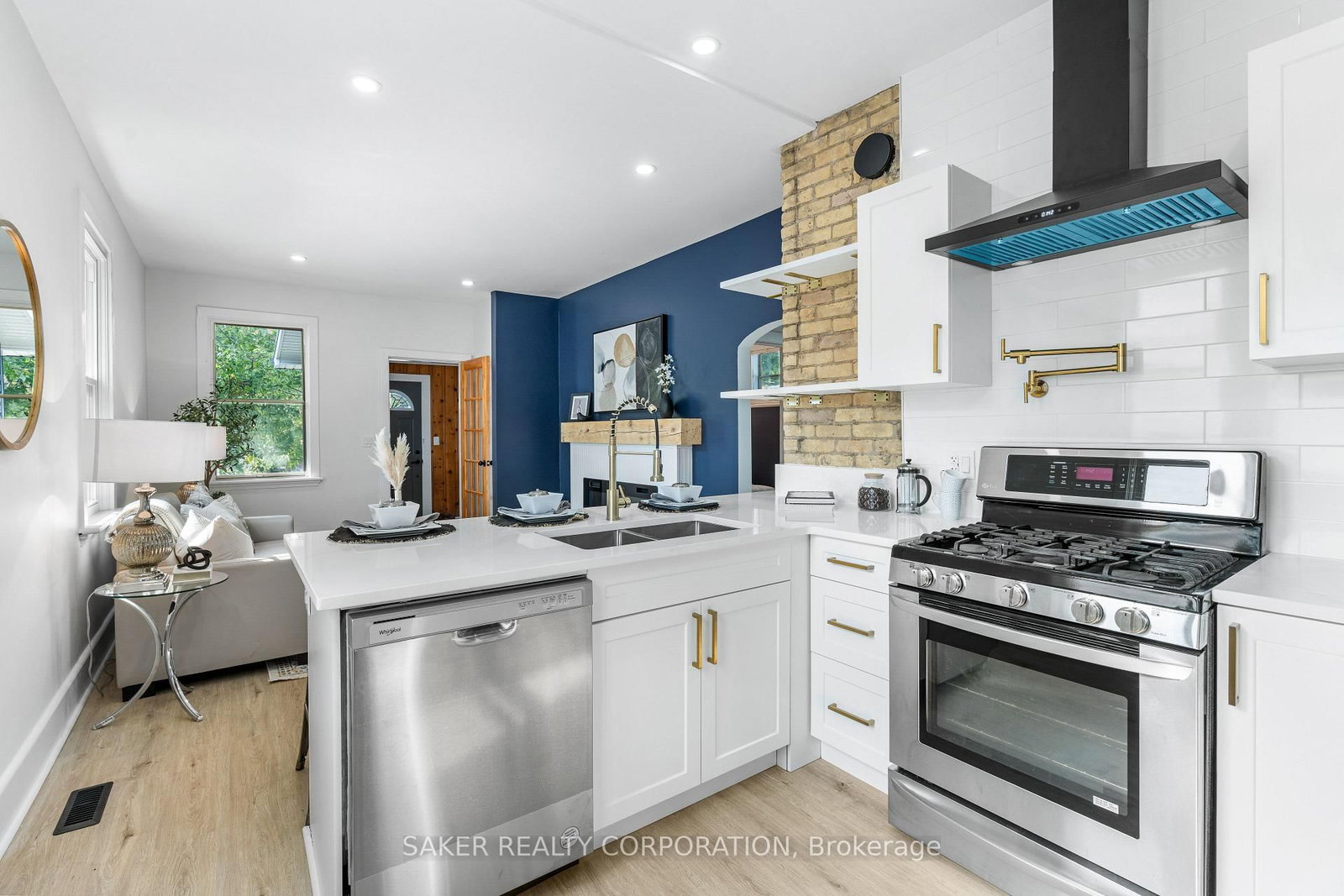 Listing Image 12