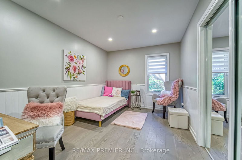 85 Enmore Ave  Hamilton, L9G 2H4 | Image 25