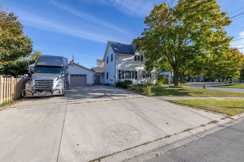 181 WEST PARK Dr  North Middlesex, N0M 2K0 | Image 2