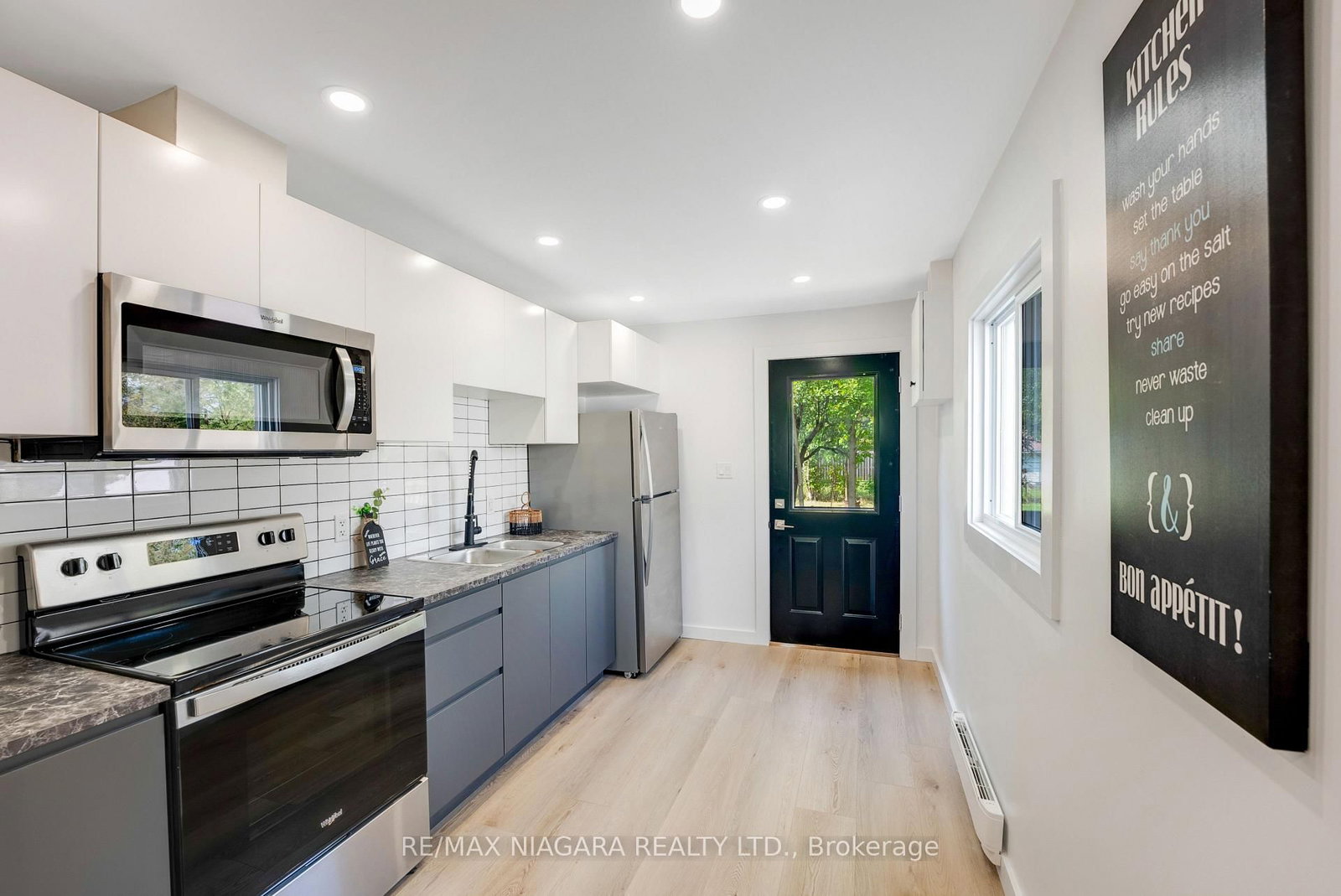 Listing Image 8