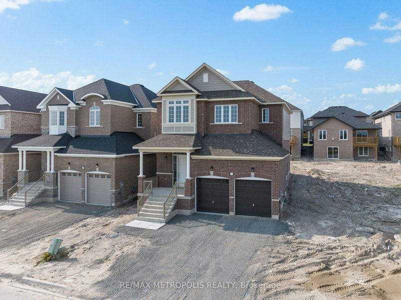 813 Steinberg Crt  Smith-Ennismore-Lakefield, K9K 0G3 | Image 3