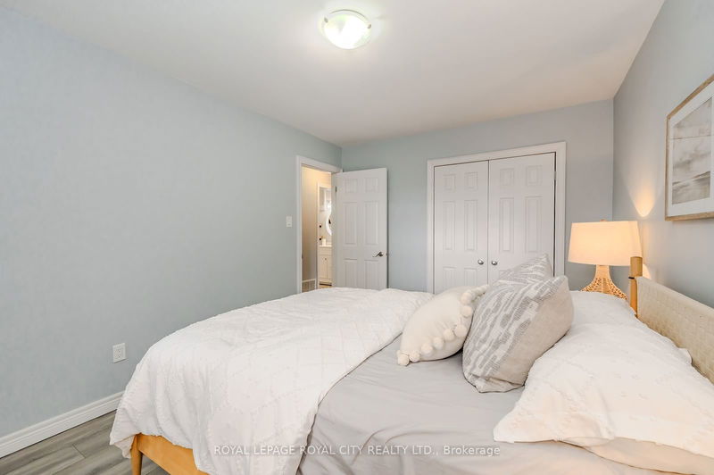 16 Nickolas Cres  Cambridge, N3C 3K7 | Image 22