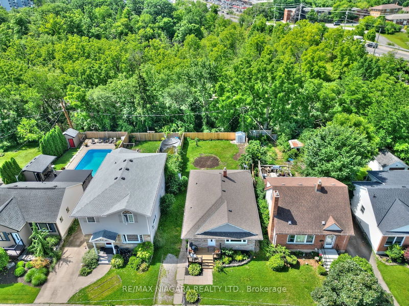 12 Cliff Rd  St. Catharines, L2R 3W1 | Image 21