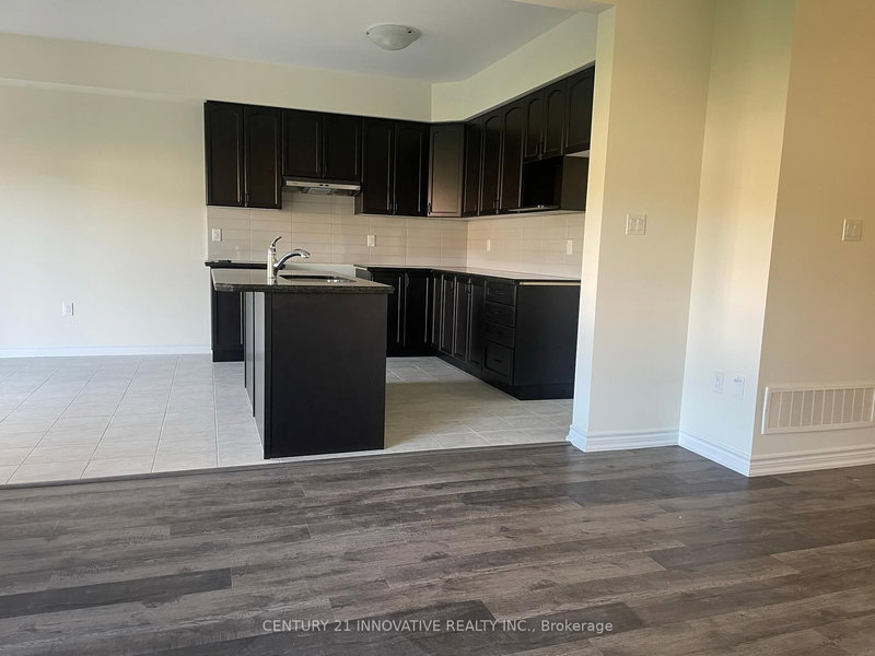 260 Beechwood Forest Lane, Gravenhurst, P1P 1A7 | Image 2