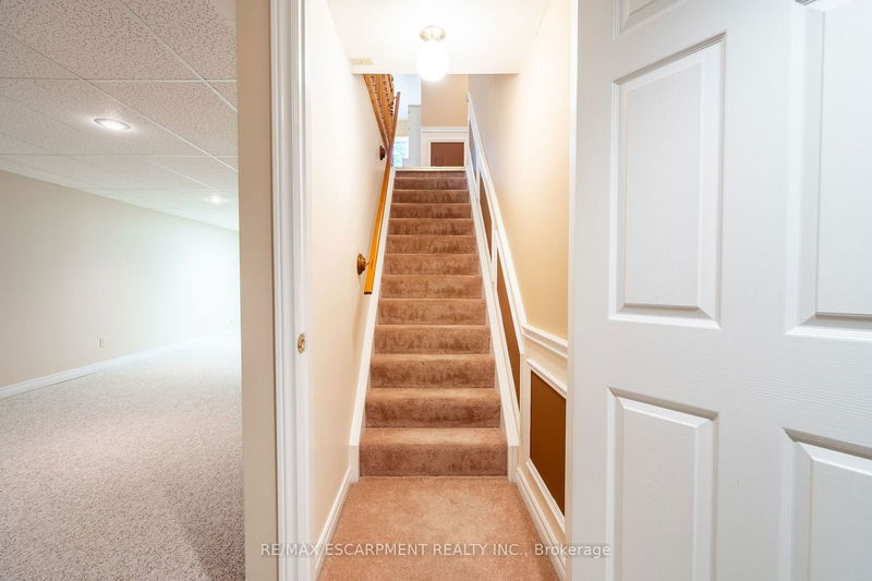  35 - 10 Wentworth Dr  Grimsby, L3M 5G3 | Image 23