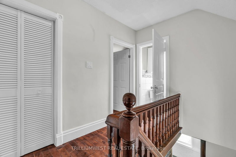 301 Ahrens St W Kitchener, N2H 4E3 | Image 21