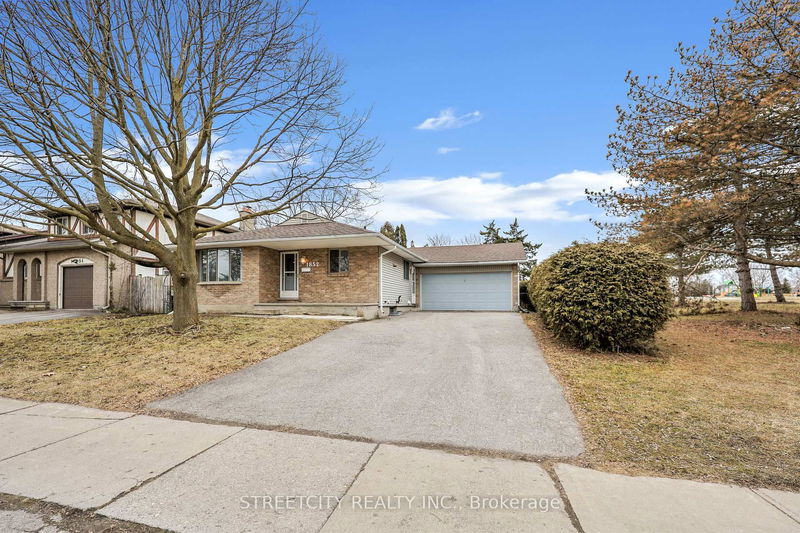 home for sale on 1852 Aldersbrook Road