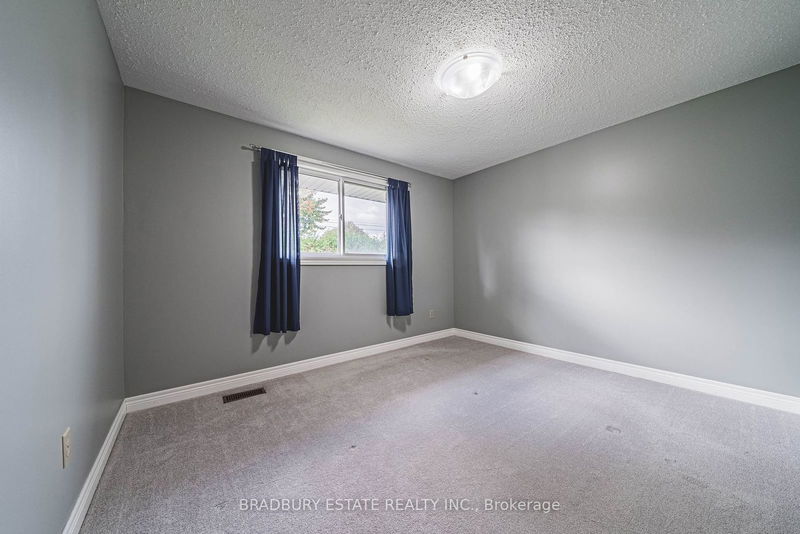 82 Fairway Dr  Hamilton, L8K 5L7 | Image 18