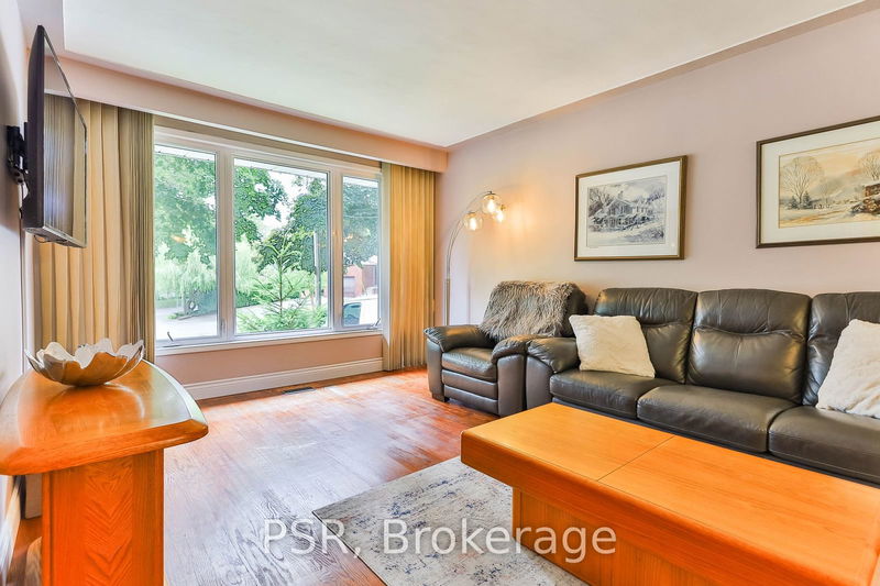 16 Colmar Pl  Hamilton, L9H 4K9 | Image 2