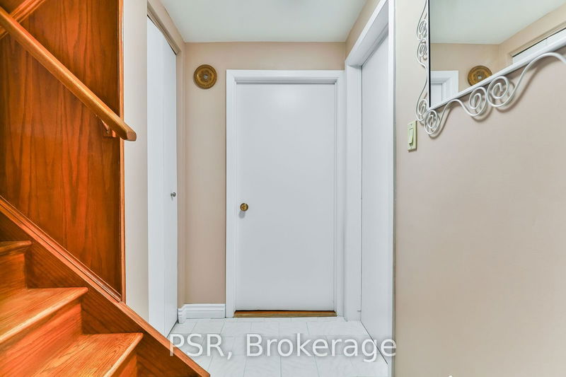 16 Colmar Pl  Hamilton, L9H 4K9 | Image 24