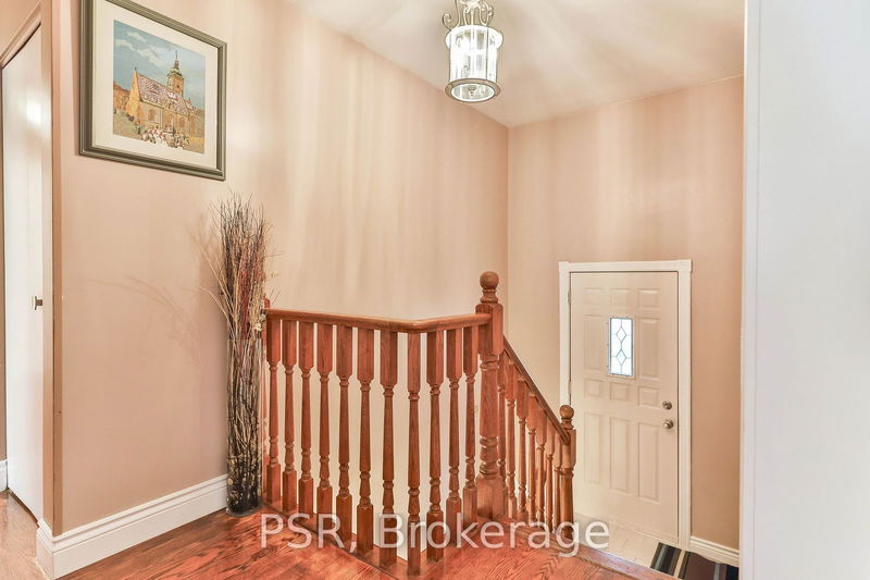 16 Colmar Pl  Hamilton, L9H 4K9 | Image 6