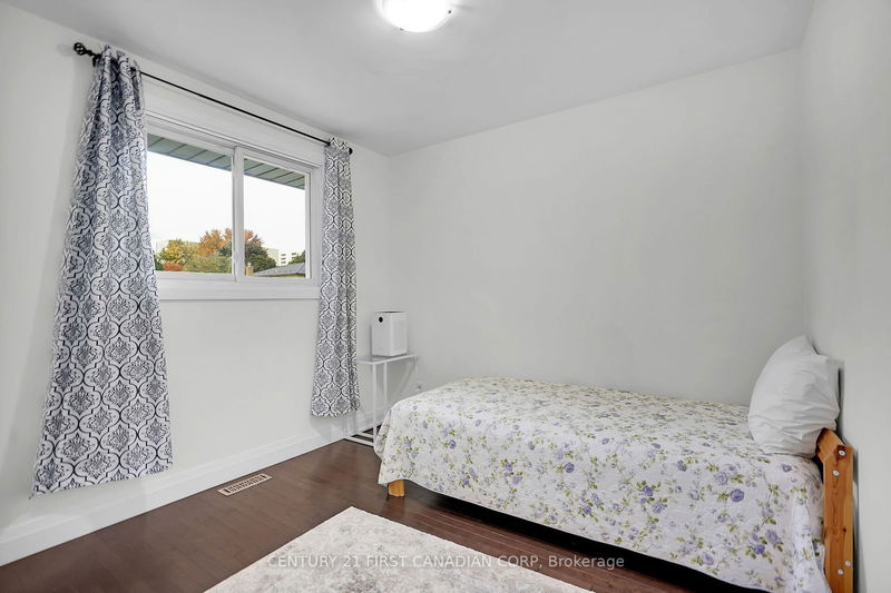 50 Amy Cres S London, N5Y 4A6 | Image 14