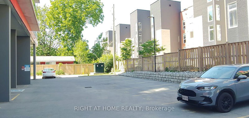  325 - 258C Sunview St  Waterloo, N2L 0H8 | Image 19