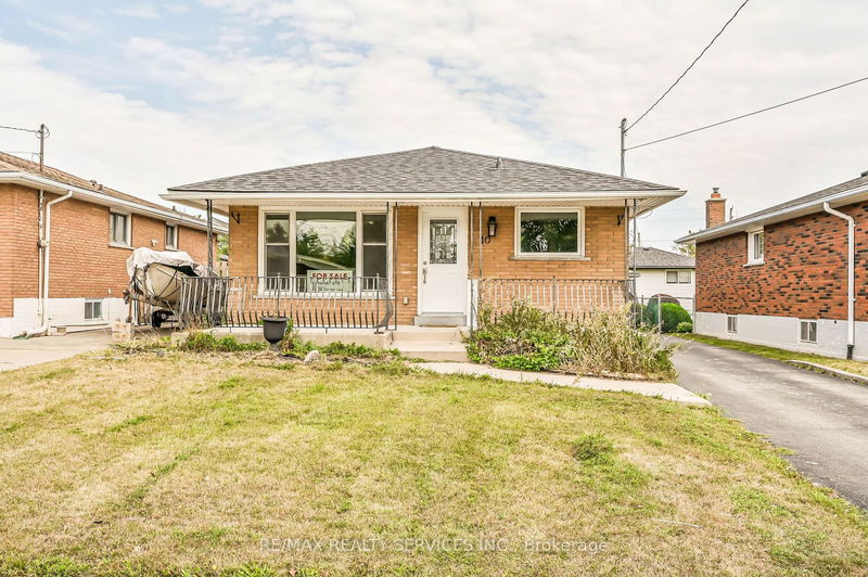 10 Windrush Cres N Hamilton, L8V 2K8 | Image 1