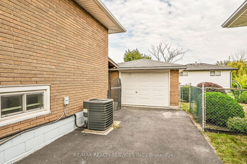 10 Windrush Cres N Hamilton, L8V 2K8 | Image 5