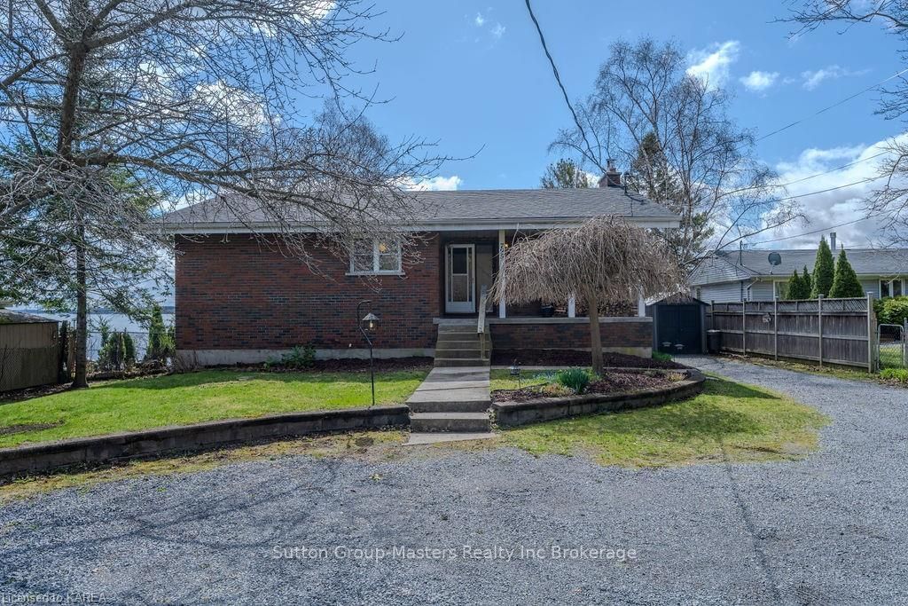 Detached House sold at 795 LASALLE Boulevard, Kingston, Kingston East (Incl CFB Kingston), K7L 4V1 - MLS: X9400936