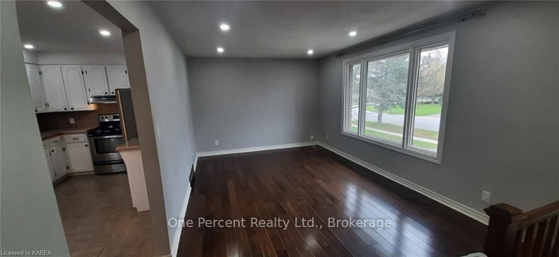 1367 WAVERLEY Cres, Kingston, K7M 6J8 | Image 3