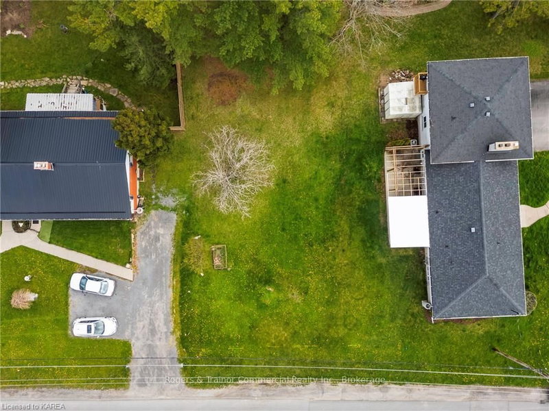 5 MANITOU Cres E, Loyalist, K7N 1B1 | Image 2