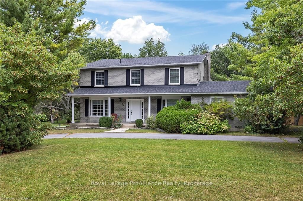 Detached House sold at 57 FAIRCREST Boulevard, Kingston, Kingston East (Incl CFB Kingston), K7L 4V1 - MLS: X9401556