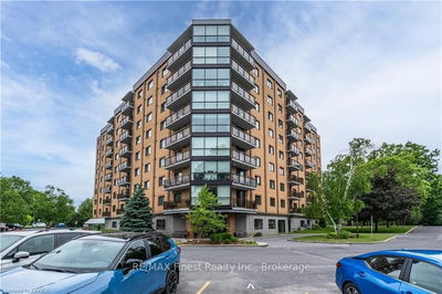 Condo sold at 707-120 BARRETT Court, Kingston, Kingston East (Incl Barret Crt), K7L 5H6 - MLS: X9403250