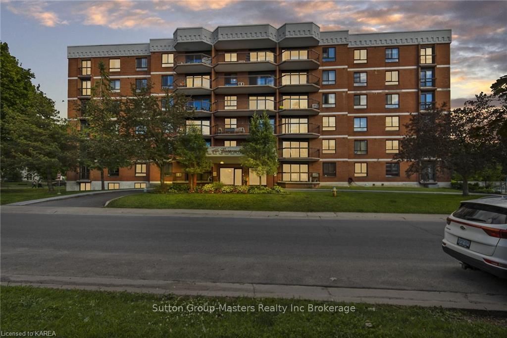 Condo sold at 507-14 GREENVIEW Drive, Kingston, Central City West, K7M 7T5 - MLS: X9403451