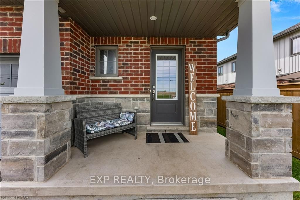 Townhouse sold at 17 SEVERINO CIRCLE N/A, West Lincoln, Smithville, L0R 2A0 - MLS: X9405323