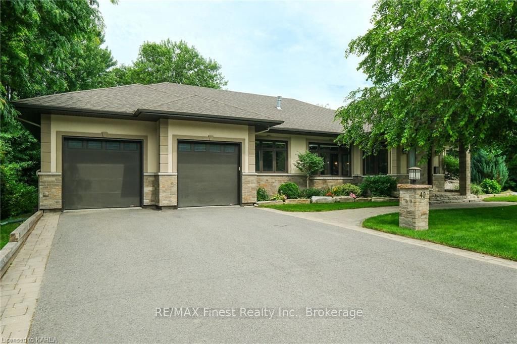 Detached House sold at 40 DELONG Drive, Ottawa, Beacon Hill North, K1J 8H4 - MLS: X9406451