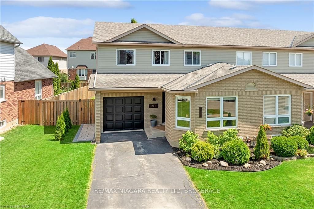 Townhouse sold at 211 DEVINE Crescent, Thorold, 558 - Confederation Heights, L2V 5A4 - MLS: X9407032