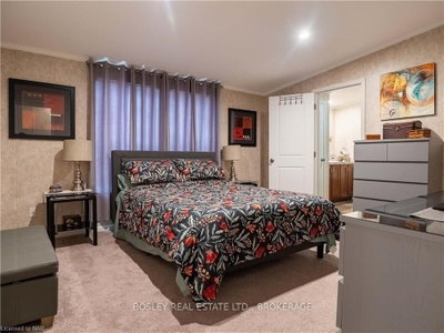 Unit 323 — 23 FOUR MILE CREEK Road — more photos