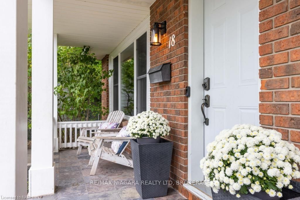Detached House sold at 18 DAWN Road, St. Catharines, Lakeport, L2N 4M7 - MLS: X9410009