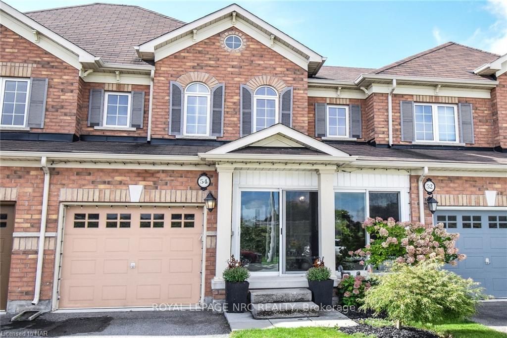 Townhouse sold at 54 JUNEBERRY Road, Thorold, 558 - Confederation Heights, L2V 0B3 - MLS: X9410039
