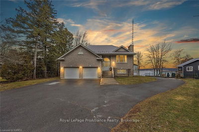 1 LEAVIS SHORES, Frontenac Islands - The Islands