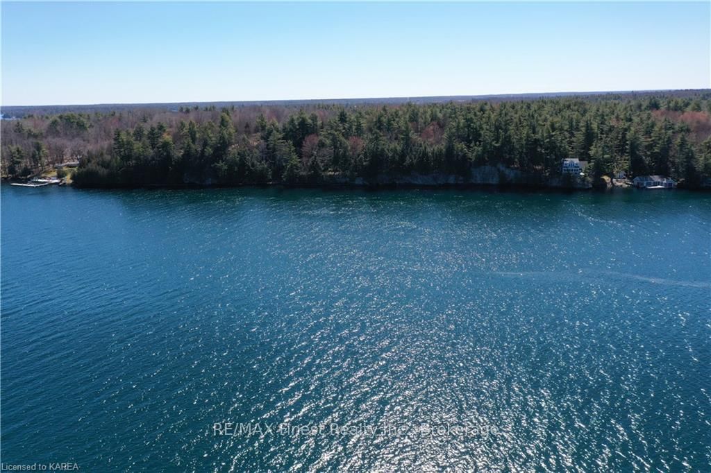 A CLUB ISLAND • Leeds and the Thousand Islands, ON photo 10