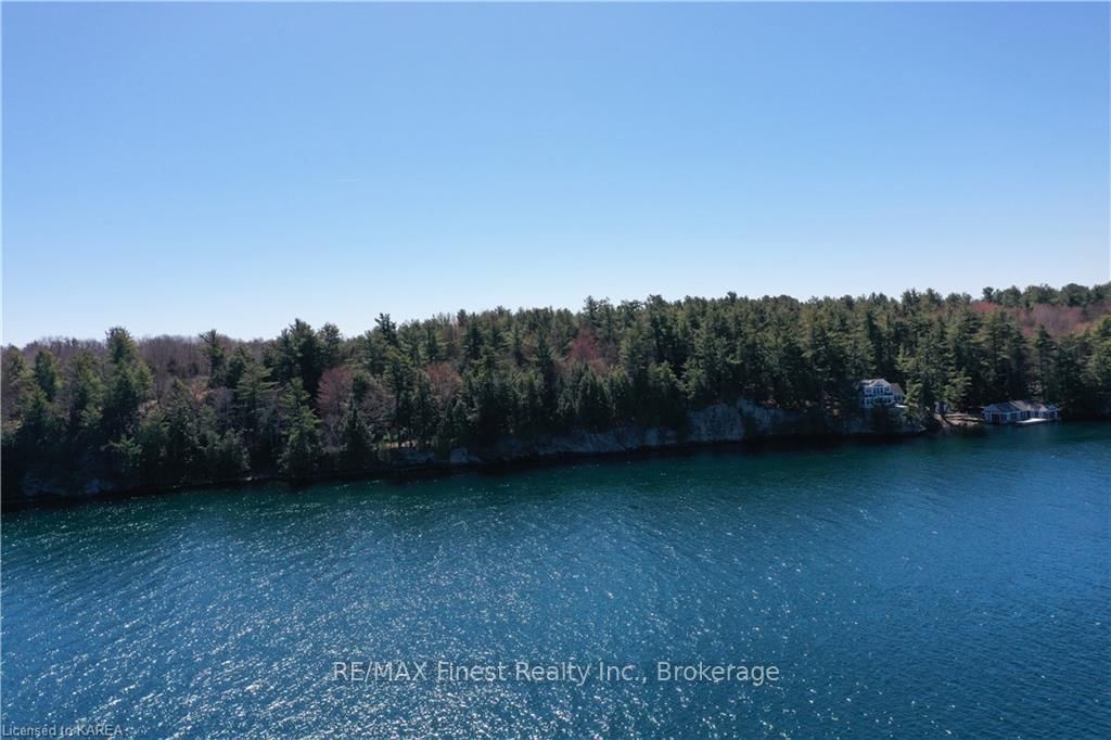 A CLUB ISLAND • Leeds and the Thousand Islands, ON photo 5