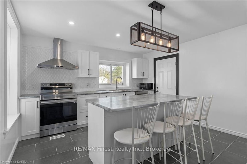 13 KINGSTON St, Rideau Lakes, K0G 1E0 | Image 2