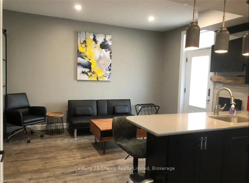 45 CHESTNUT St, Kingston, K7K 3X4 | Image 2