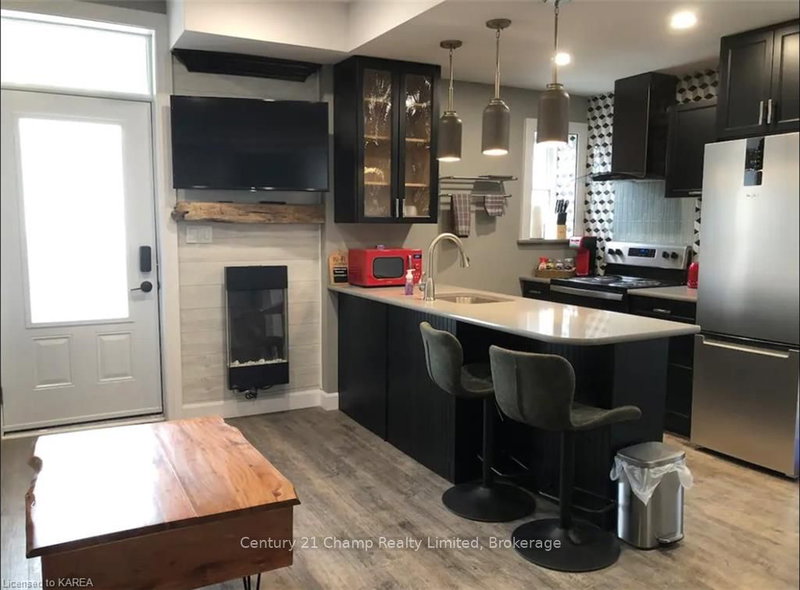 45 CHESTNUT St, Kingston, K7K 3X4 | Image 3