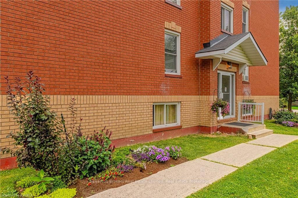 Condo for sale at 401-540 TALBOT Place, Gananoque, 821 - Gananoque, K7G 3C6 - MLS: X9410863