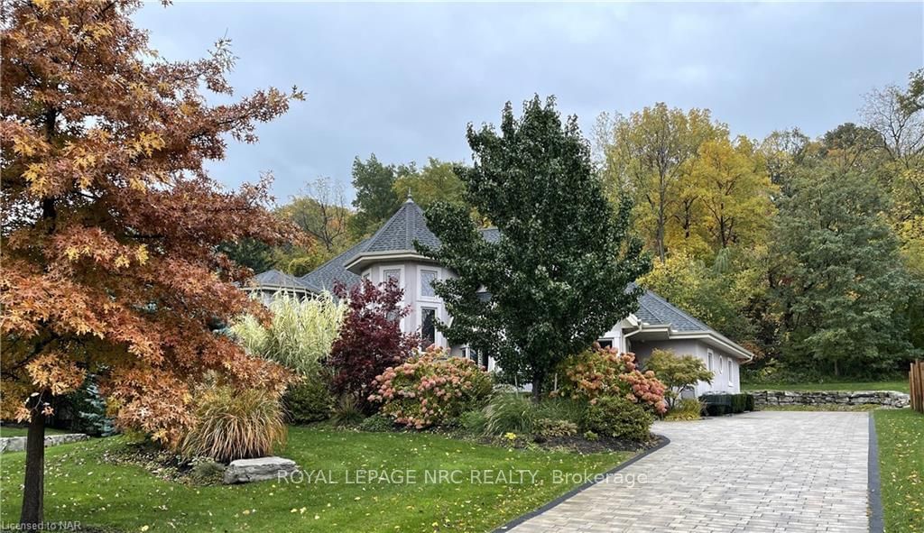 Building at 8 DAVID LOWREY Court, Niagara-on-the-Lake, 105 - St. Davids