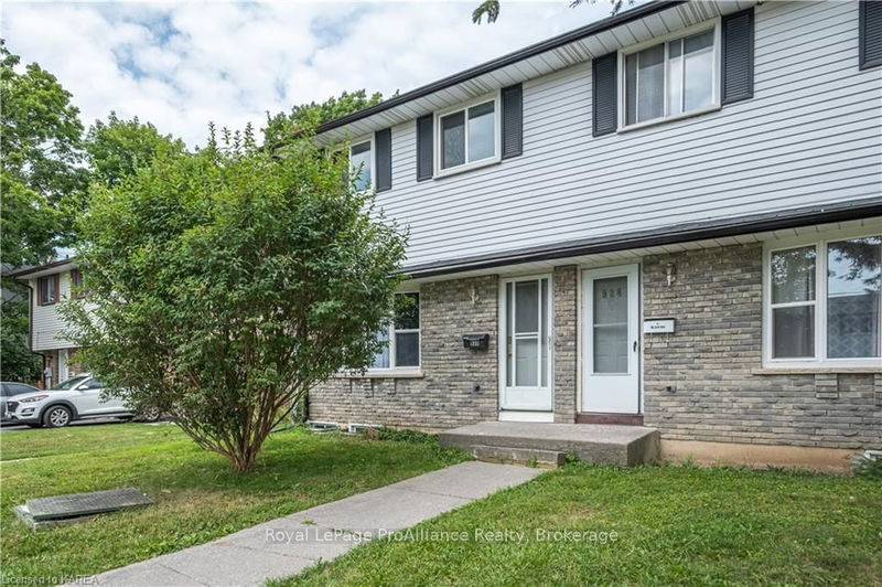 home for sale on 930 OAKVIEW Avenue