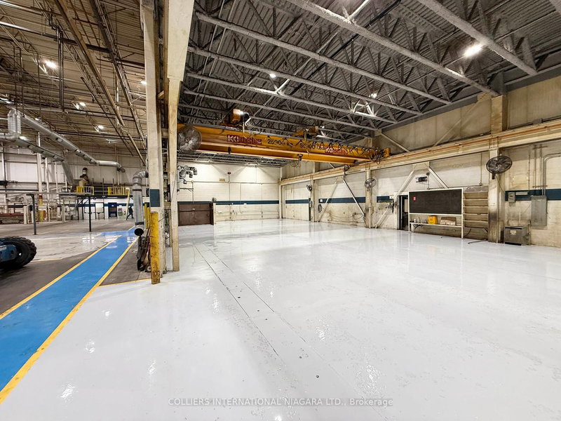 2032 FIRST ST LOUTH St, St. Catharines, L2S 0C5 | Image 2