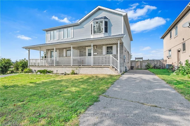 303 CONACHER Dr, Kingston, K7K 7J6 | Image 2