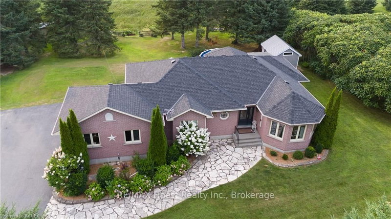 108 GRAYROCK Cres, Front of Leeds & Seeleys Bay, K7G 2V4 | Image 3