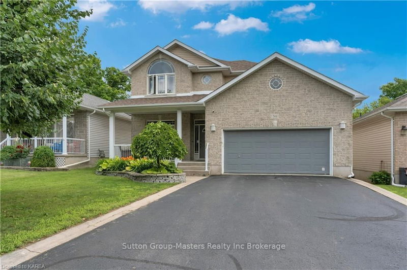 home for sale on 500 WESTON Crescent