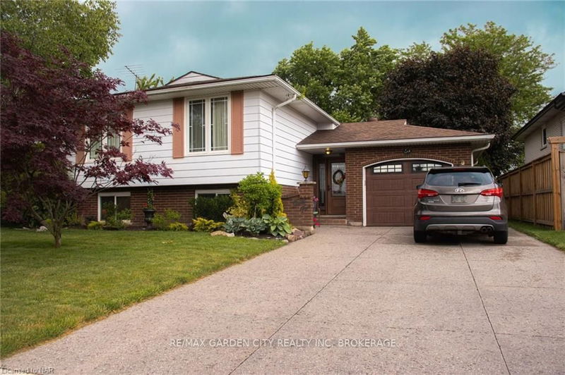 home for sale on 35 MCDONAGH Crescent