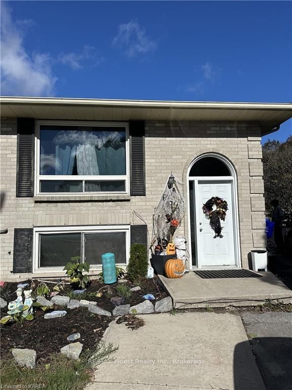 home for sale on 882 BEACONHILL Court