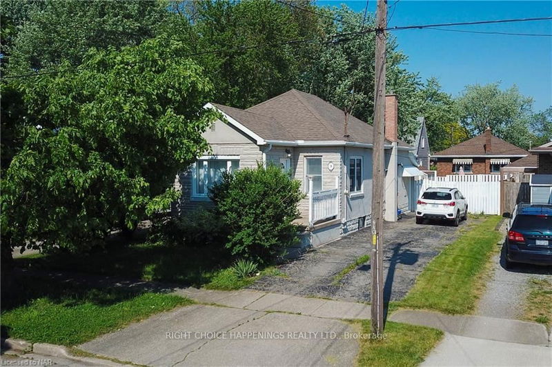 home for sale on 34 LYONS Avenue