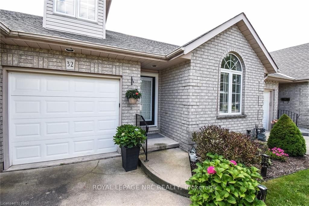 Townhouse for sale at 32 STONEGATE Place, Pelham, 662 - Fonthill, L0S 1E3 - MLS: X9414361